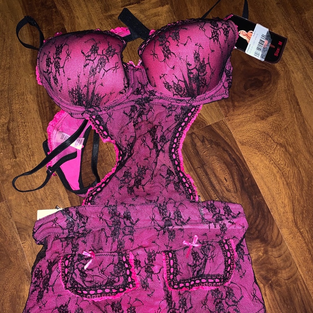 Sexy lingerie set -size medium- NWT